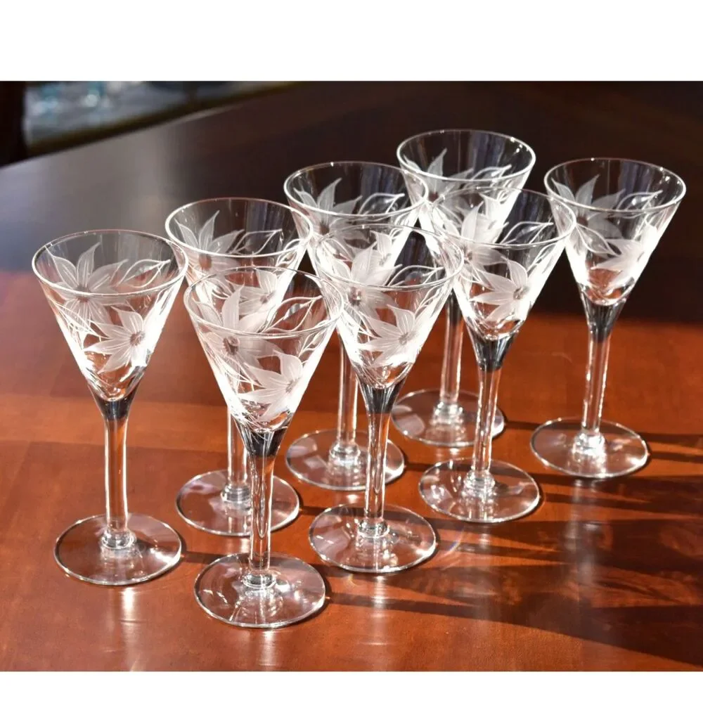 Set of 8 Hand-Blown & Etched Wine Glasses – UNK257 Pattern